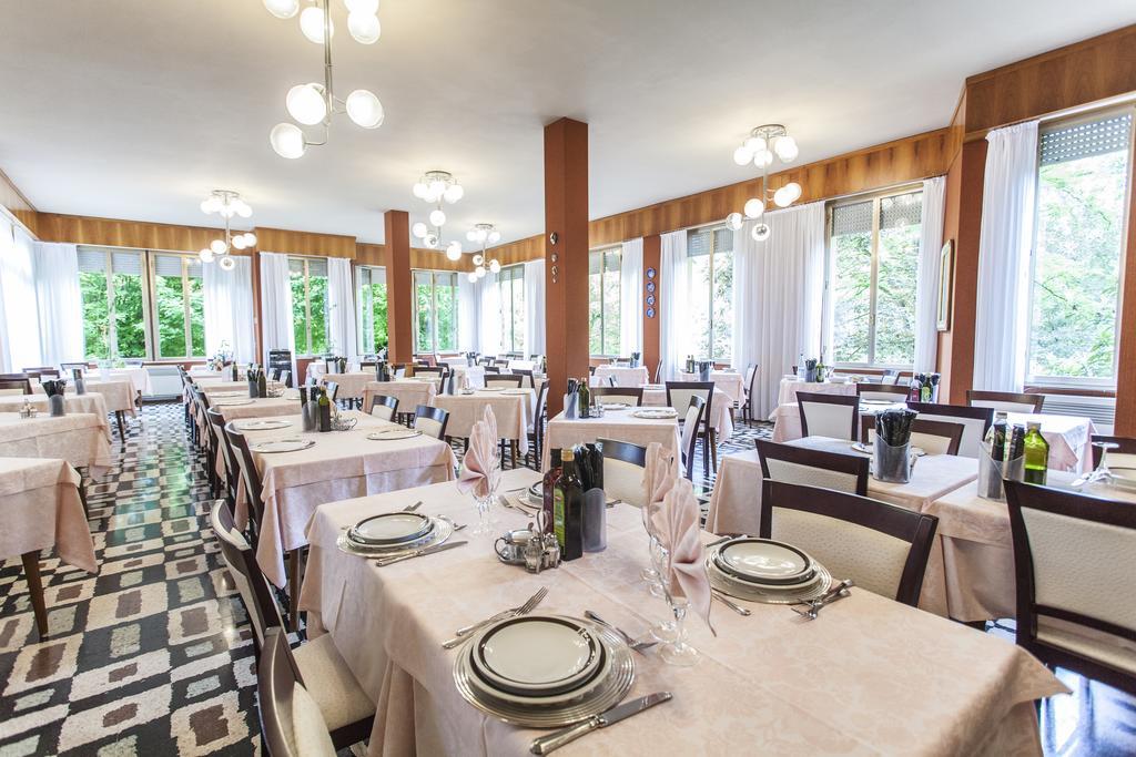 Hotel Rossini Tabiano Terme ภายนอก รูปภาพ
