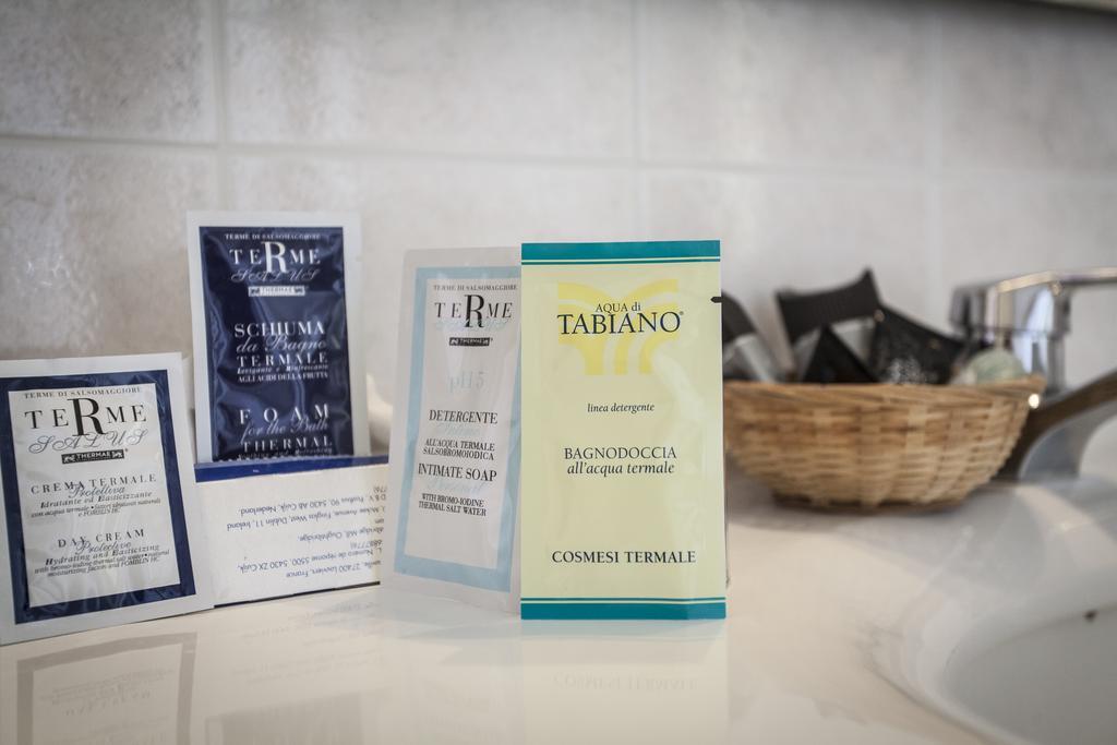Hotel Rossini Tabiano Terme ภายนอก รูปภาพ