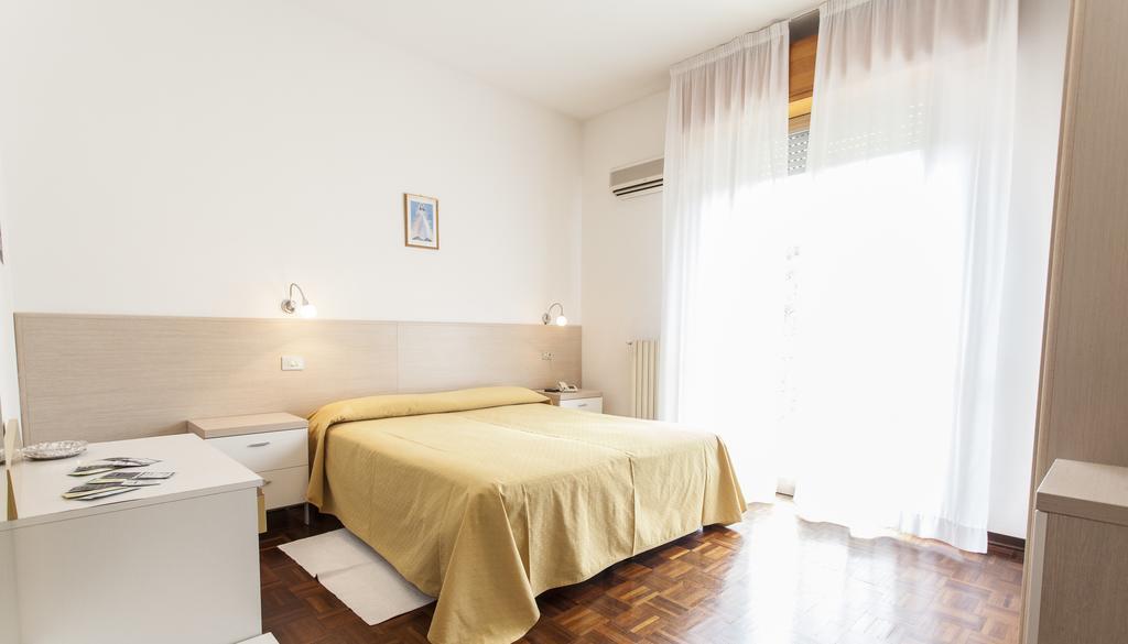 Hotel Rossini Tabiano Terme ภายนอก รูปภาพ