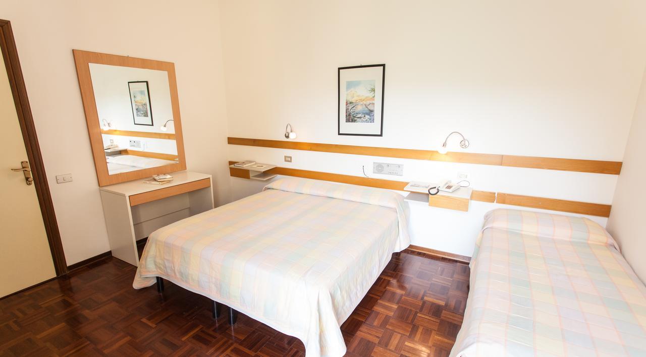 Hotel Rossini Tabiano Terme ภายนอก รูปภาพ