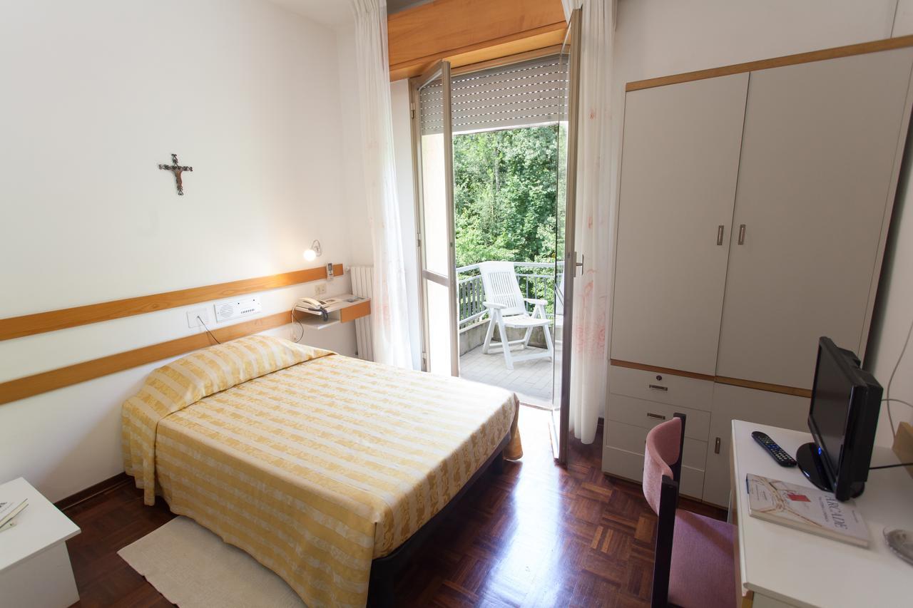 Hotel Rossini Tabiano Terme ภายนอก รูปภาพ