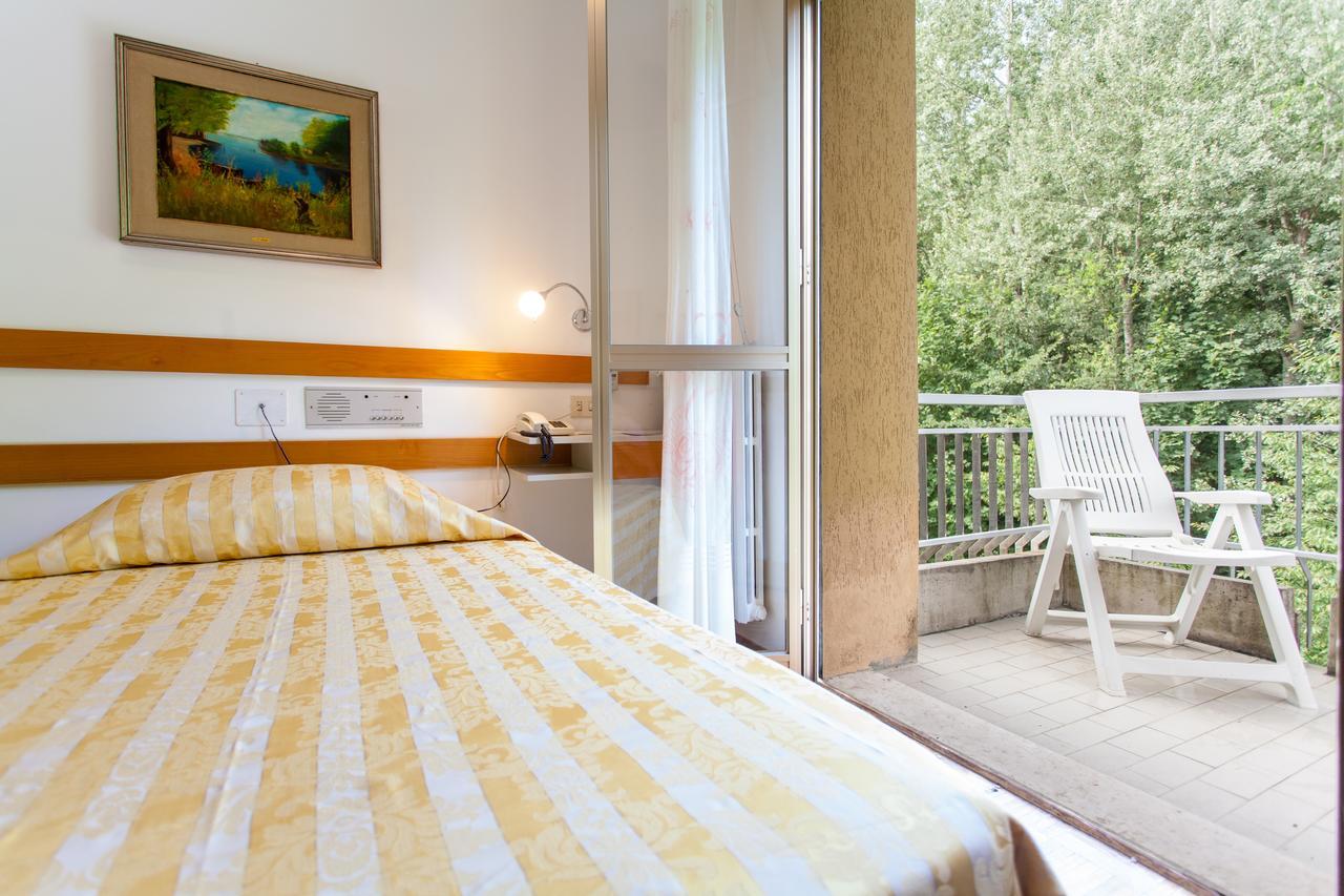 Hotel Rossini Tabiano Terme ภายนอก รูปภาพ