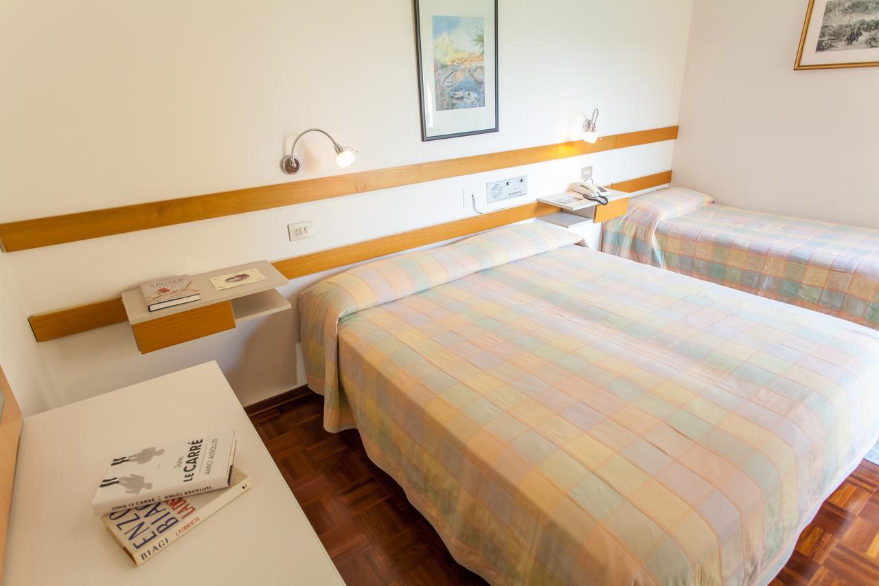 Hotel Rossini Tabiano Terme ภายนอก รูปภาพ