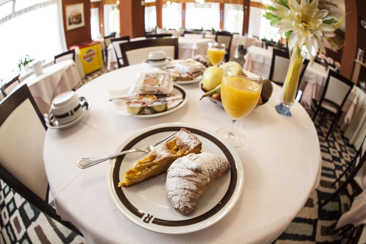 Hotel Rossini Tabiano Terme ภายนอก รูปภาพ