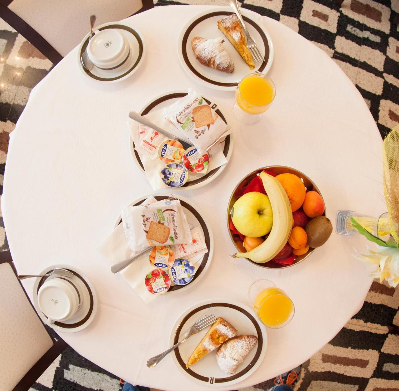 Hotel Rossini Tabiano Terme ภายนอก รูปภาพ